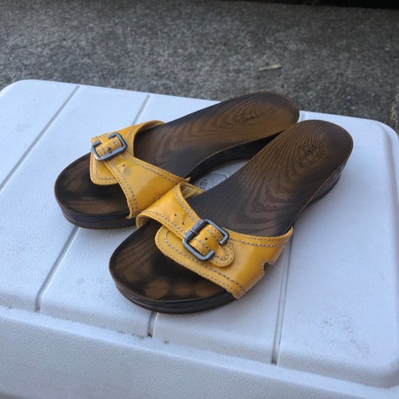 Dr. Scholl’s Big Buckle Yellow Strap Sandals - Picture 10 of 11